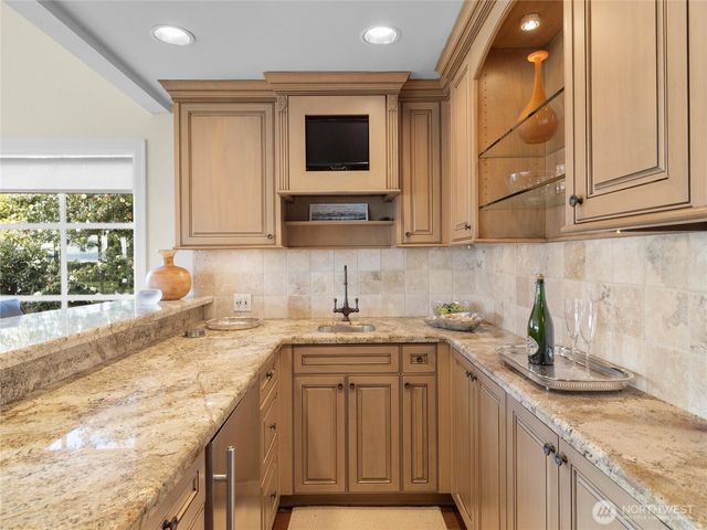 19263 Edgecliff Drive SW, Normandy Park, WA 98166