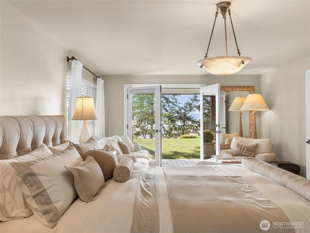 19263 Edgecliff Drive SW, Normandy Park, WA 98166