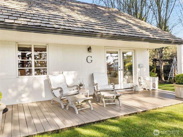 19263 Edgecliff Drive SW, Normandy Park, WA 98166