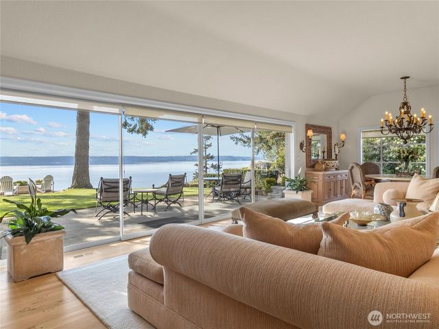 19263 Edgecliff Drive SW, Normandy Park, WA 98166