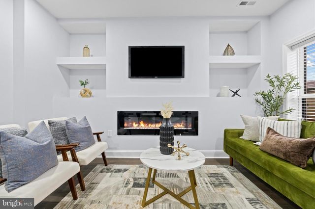 1612 E CHASE ST, Baltimore, MD 21213