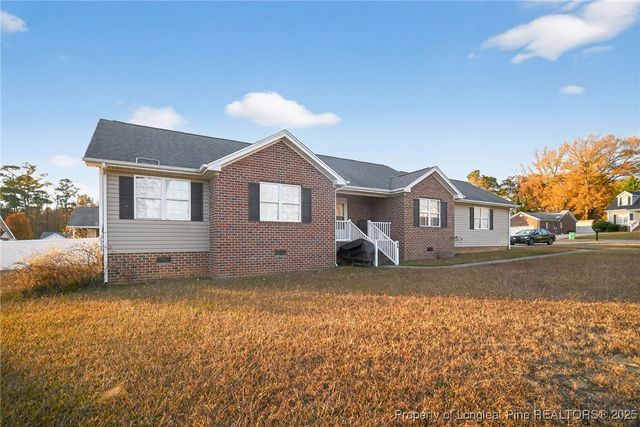 54 Canterbury Court, Roanoke Rapids, NC 27870