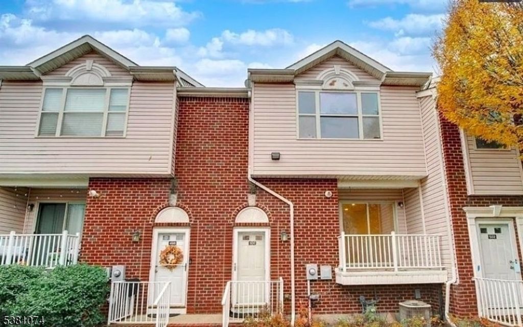 500 Great Beds Ct, Perth Amboy City, NJ 08861 — exterior