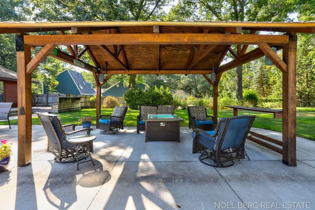 15843 Brucker Street, Grand Haven Twp, MI 49417