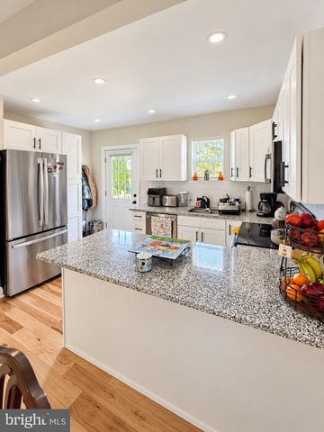 201 PENLLYN BLUE BELL PIKE, Blue Bell, PA 19422