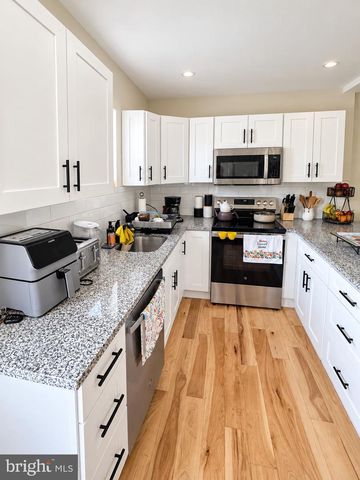 201 PENLLYN BLUE BELL PIKE, Blue Bell, PA 19422