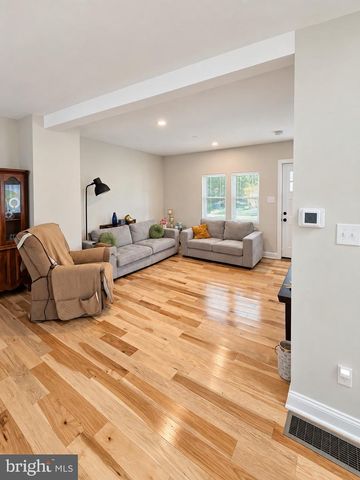 201 PENLLYN BLUE BELL PIKE, Blue Bell, PA 19422