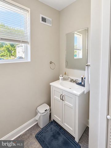 201 PENLLYN BLUE BELL PIKE, Blue Bell, PA 19422