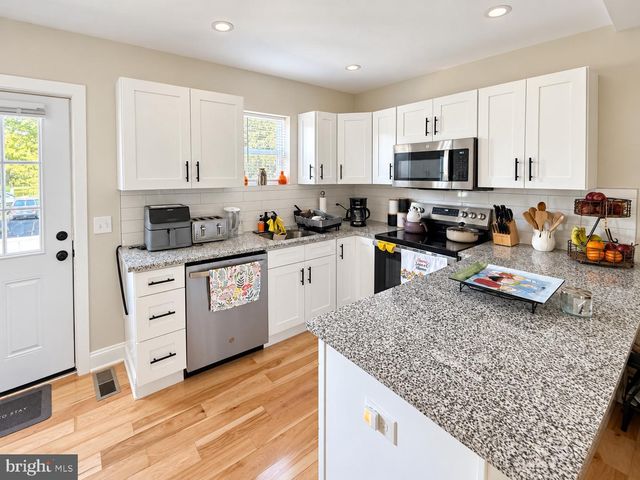 201 PENLLYN BLUE BELL PIKE, Blue Bell, PA 19422