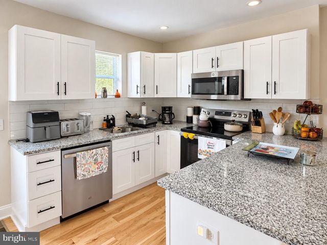 201 PENLLYN BLUE BELL PIKE, Blue Bell, PA 19422