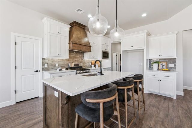 10412 SW 49th Street, Mustang, OK 73064