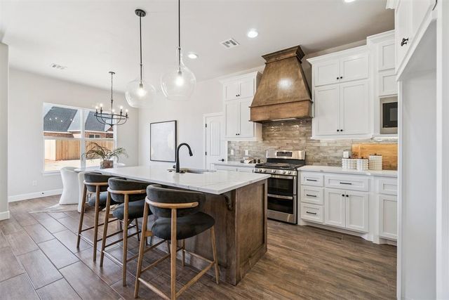 10412 SW 49th Street, Mustang, OK 73064