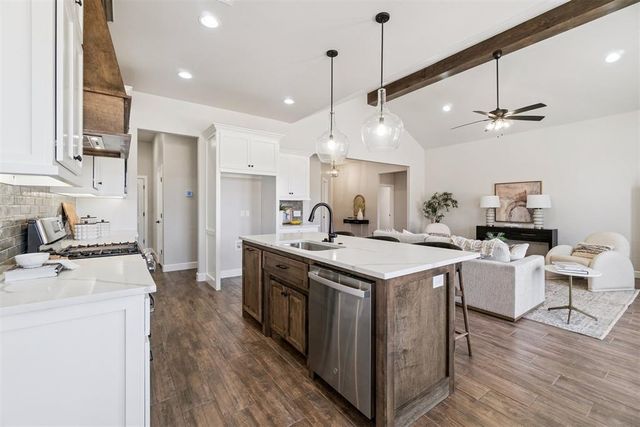 10412 SW 49th Street, Mustang, OK 73064