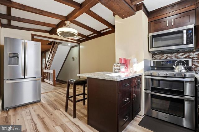 2407 S WARNOCK ST, Philadelphia, PA 19148