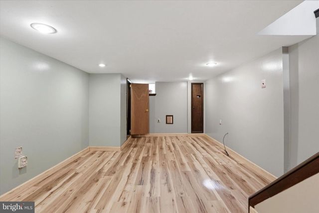 2407 S WARNOCK ST, Philadelphia, PA 19148