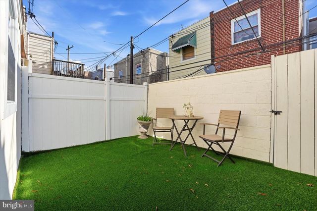 2407 S WARNOCK ST, Philadelphia, PA 19148