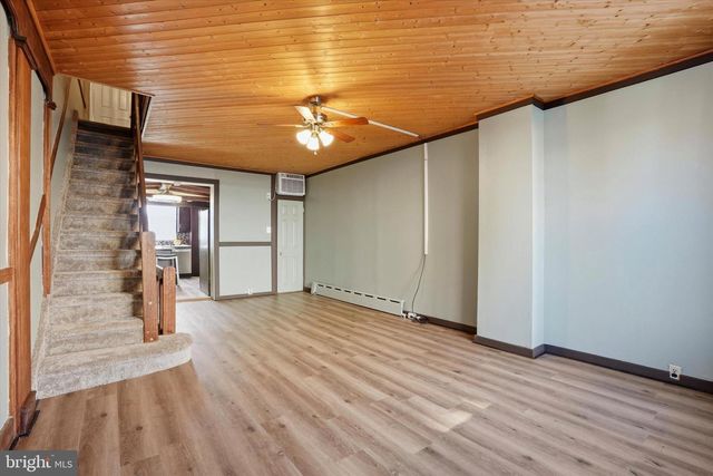 2407 S WARNOCK ST, Philadelphia, PA 19148