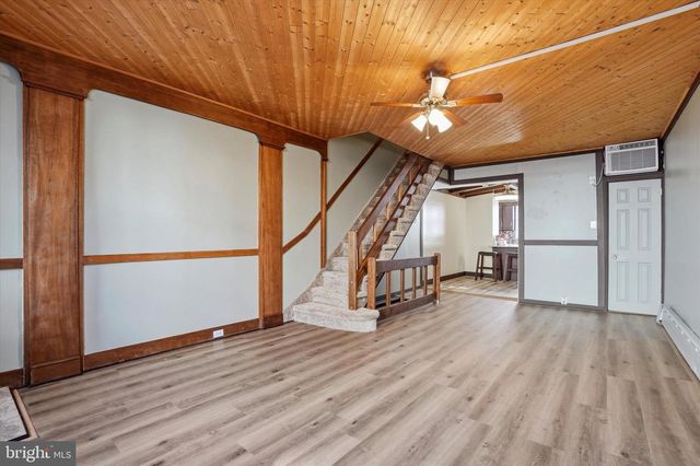 2407 S WARNOCK ST, Philadelphia, PA 19148