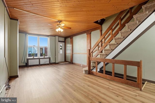 2407 S WARNOCK ST, Philadelphia, PA 19148