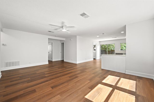 8528 Steamline CIR, Austin, TX 78745