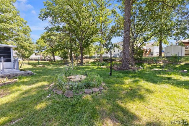 738 Village Wood Court, Ballwin, MO 63021