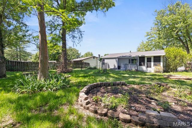 738 Village Wood Court, Ballwin, MO 63021