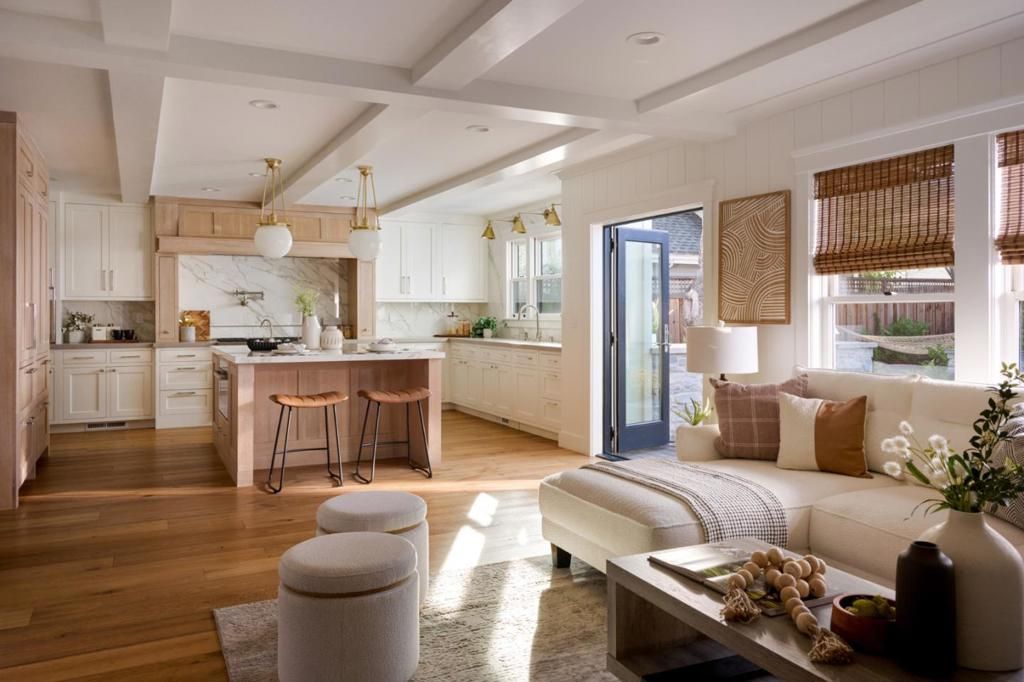 Image 10 of property listing at 247 Edelen Avenue, Los Gatos, CA 95030