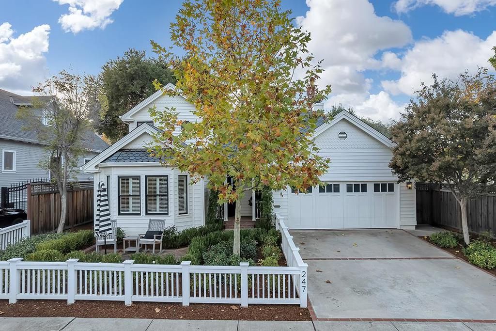 Image 2 of property listing at 247 Edelen Avenue, Los Gatos, CA 95030