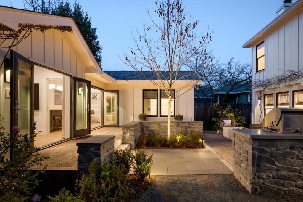 Image 27 of property listing at 247 Edelen Avenue, Los Gatos, CA 95030