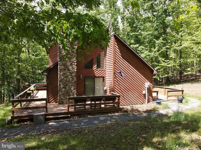 945 WHITE OAK TRL, Paw Paw, WV 25434