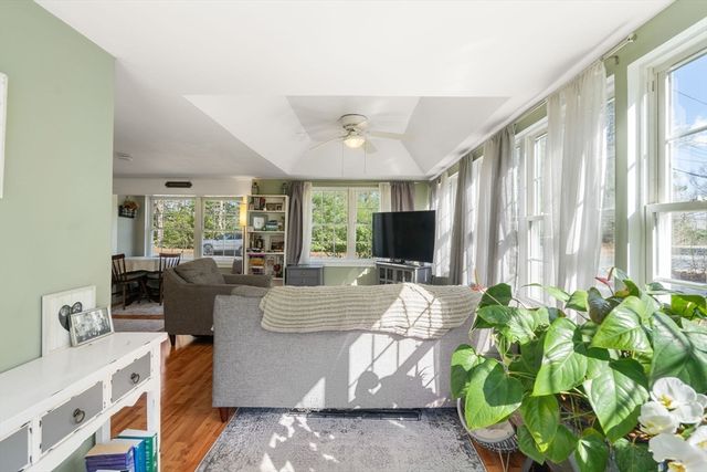 6 Skylark Ave, Plymouth, MA 02360