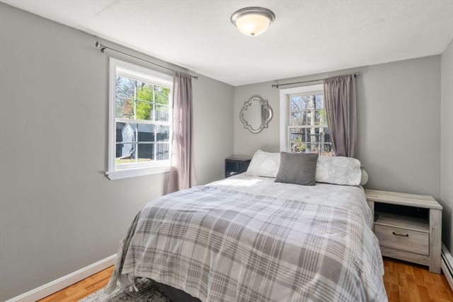 6 Skylark Ave, Plymouth, MA 02360