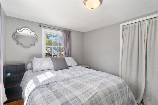 6 Skylark Ave, Plymouth, MA 02360