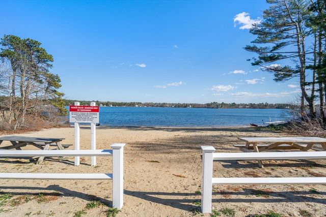 6 Skylark Ave, Plymouth, MA 02360