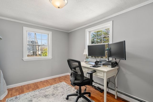 6 Skylark Ave, Plymouth, MA 02360