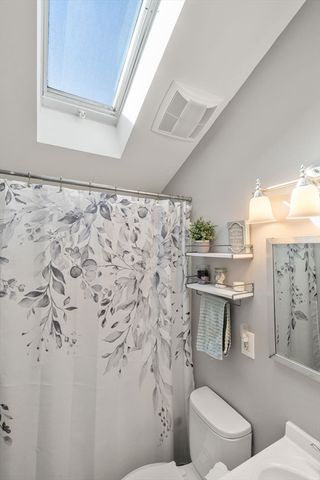 6 Skylark Ave, Plymouth, MA 02360