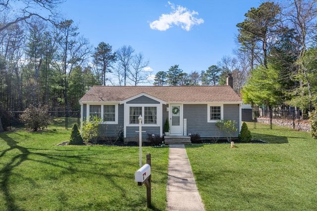 6 Skylark Ave, Plymouth, MA 02360