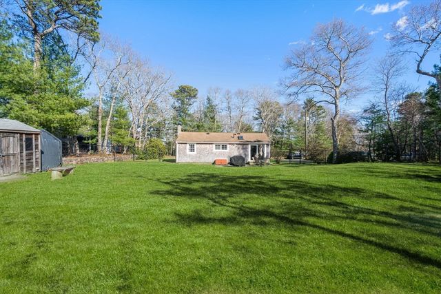 6 Skylark Ave, Plymouth, MA 02360