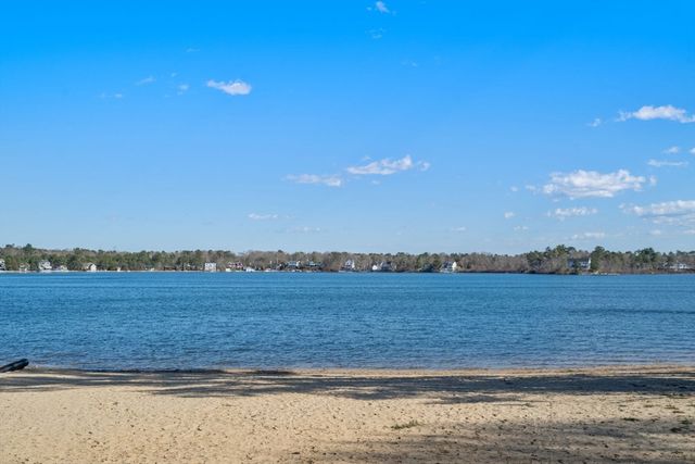 6 Skylark Ave, Plymouth, MA 02360