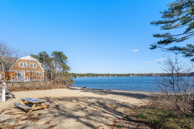 6 Skylark Ave, Plymouth, MA 02360