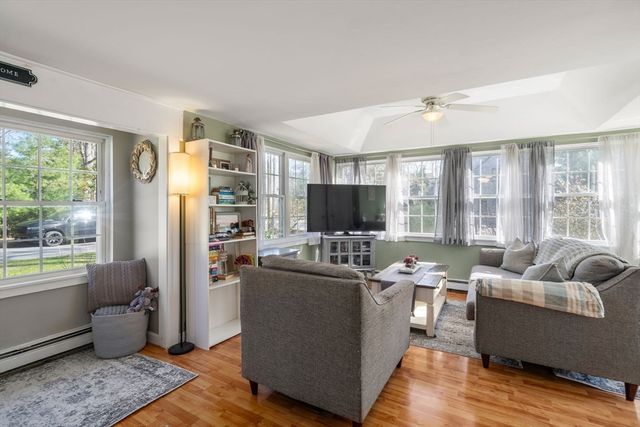 6 Skylark Ave, Plymouth, MA 02360