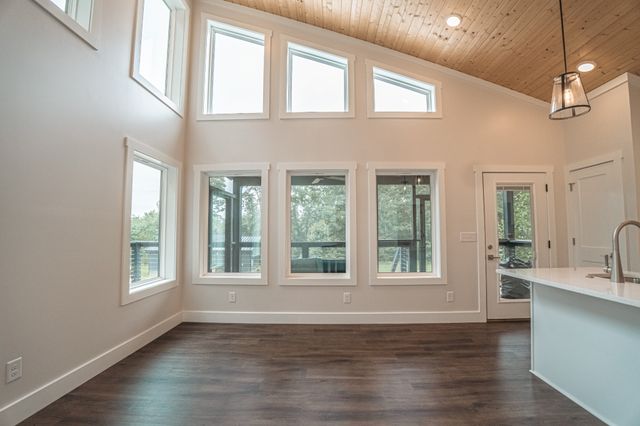 60 Dwellings Dr, Tracy City, TN 37387