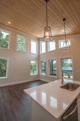 60 Dwellings Dr, Tracy City, TN 37387