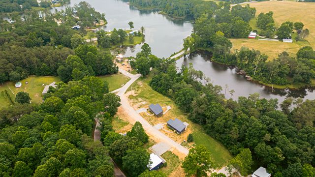 60 Dwellings Dr, Tracy City, TN 37387
