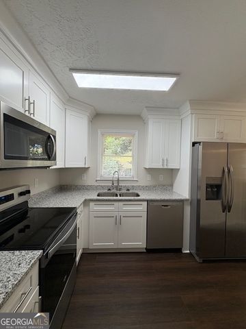 2068 Kenwood Place SE, Smyrna, GA 30082