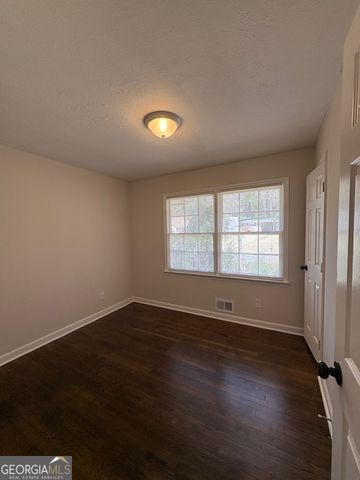 2068 Kenwood Place SE, Smyrna, GA 30082