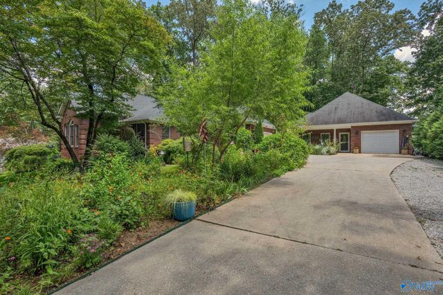 14402 E Limestone Road W, Harvest, AL 35749