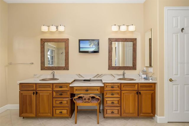 915 MARITIME COURT, Bradenton, FL 34212