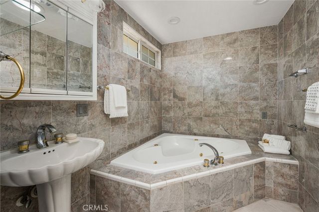 3118 W Aliso Pl W, Anaheim, CA 92804