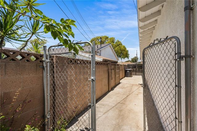 3118 W Aliso Pl W, Anaheim, CA 92804